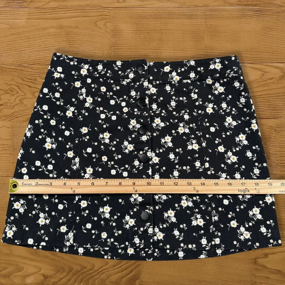 Sky and Sparrow Black Ditsy Floral Button Front High Waisted Mini Skirt Size 28